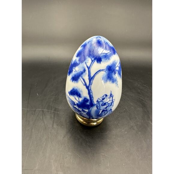 The Franklin Mint Egg Blue White Porcelain Collectible Delft Style 3" 1990 - Picture 4 of 8